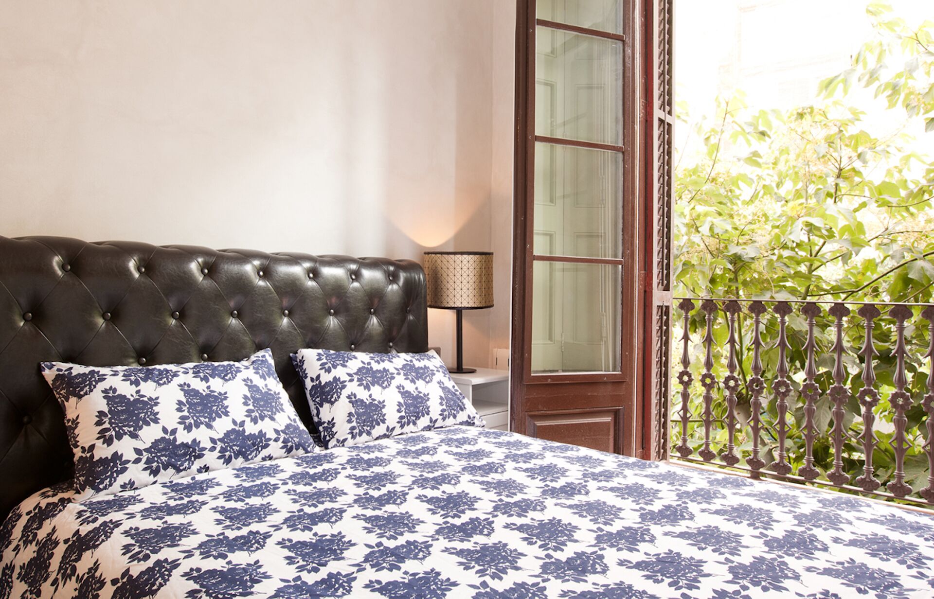 3 Schlafzimmer, Betten mit Memory-Foam-Matratzen, Bügeleisen/Bügelbrett