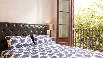 3 Schlafzimmer, Betten mit Memory-Foam-Matratzen, Bügeleisen/Bügelbrett