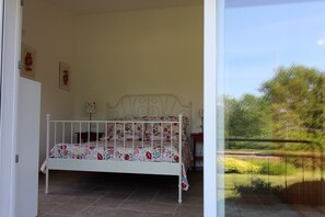 3 bedrooms, iron/ironing board, travel crib, free WiFi - Lovely holiday home at Lake Orta with private garden and pool (Ameno)