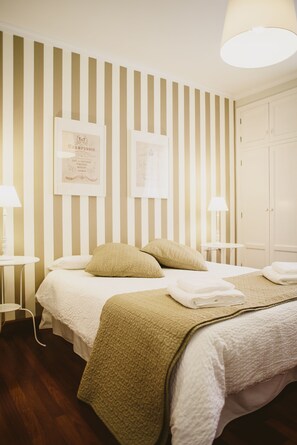 2 chambres, fer et planche à repasser, Wi-Fi gratuit, draps fournis