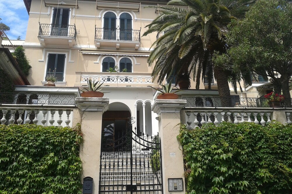 Special holiday offer in a beautiful residence, ideal for visiting 5 Terre.