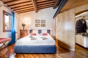 2 makuuhuonetta, silitysrauta/-lauta, Wi-Fi, vuodevaatteet