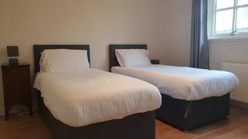 2 bedrooms, iron/ironing board, free WiFi, bed sheets