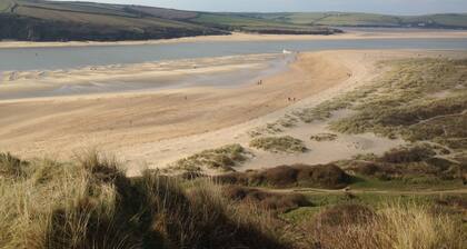 Glen Valley Cottage. Pretty cottage close to Rock and Polzeath