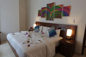 5 bedrooms, iron/ironing board, free WiFi, bed sheets