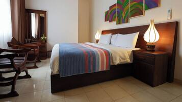 5 bedrooms, iron/ironing board, free WiFi, bed sheets