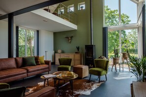 TV, fireplace, books - Beautiful spacious holiday home in nature reserve in Bruges (Bruges)