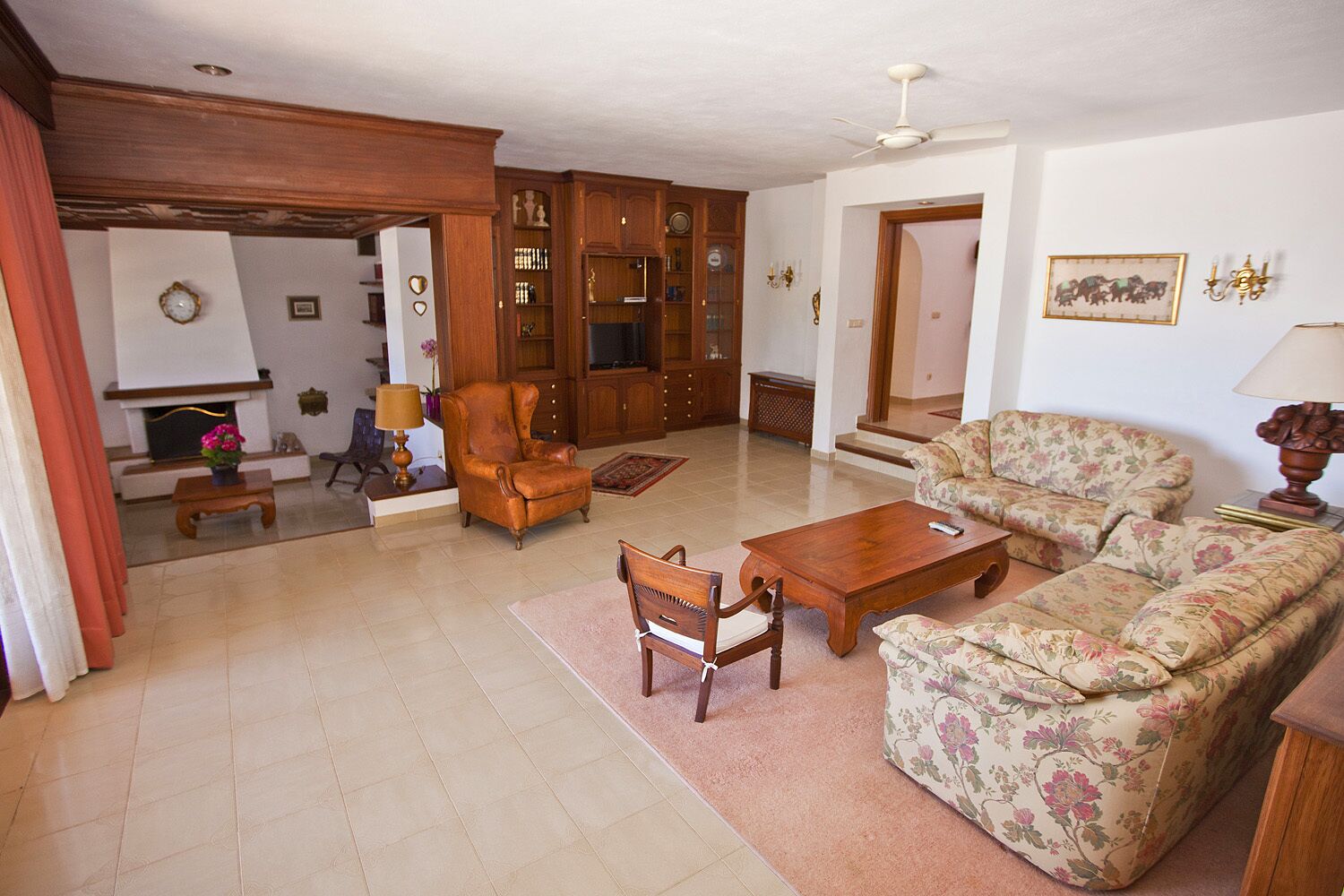 Villa Marlis Ibiza, 400 sqm house with sea views near the best beaches of Ibiza