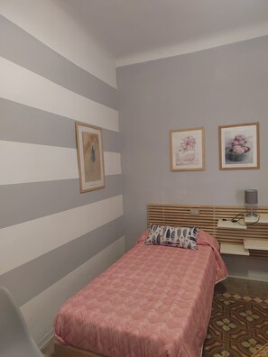 2 habitaciones, tabla de planchar con plancha y wifi gratis 