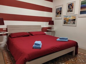 2 chambres, fer et planche à repasser, accès au Wi-Fi (inclus)