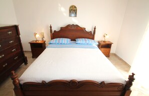 4 bedrooms, iron/ironing board, bed sheets - Villa 300 meters from a sandy cove (Marina di Mancaversa)