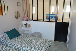 3 habitaciones, tabla de planchar con plancha y wifi gratis 