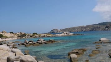 Una playa cerca