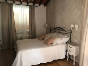 3 sovrum, strykjärn/strykbräda, gratis wi-fi och sängkläder