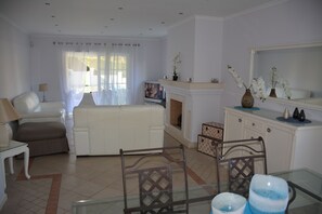 Smart-TV, Stereoanlage