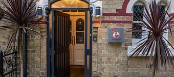  Boutique Villa de 9 chambres avec piscine intérieure chauffée, 