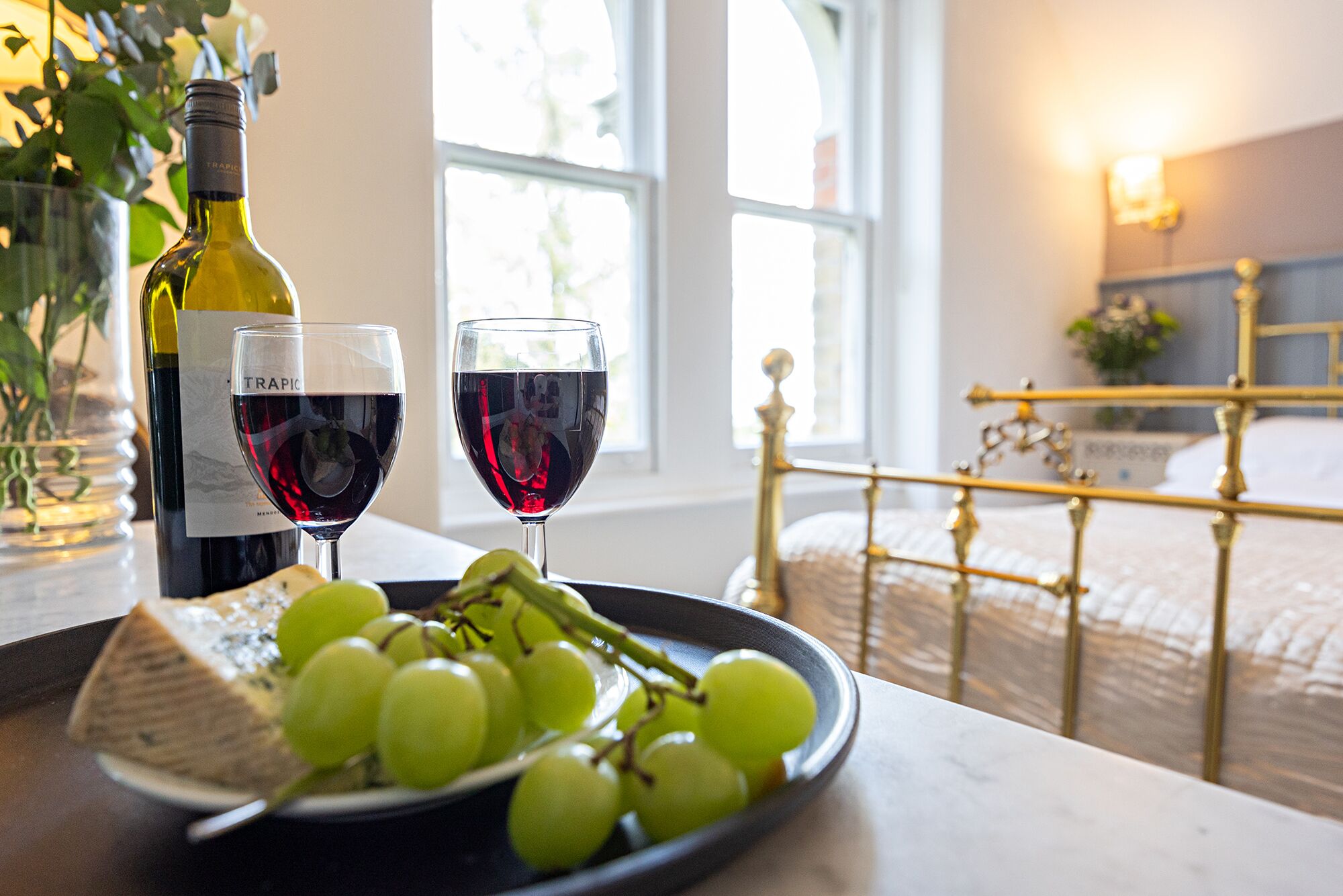 8 slaapkamers, een strijkplank/strijkijzer, reisbedje, gratis wifi