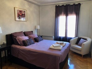 4 bedrooms, iron/ironing board, WiFi, wheelchair access