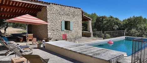Piscina a l'aire lliure i piscina climatitzada