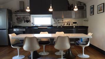 Kühlschrank, Ofen, Herdplatte, Geschirrspüler