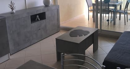 T2 in new residence, fully equipped + air conditioning/wifi and parking