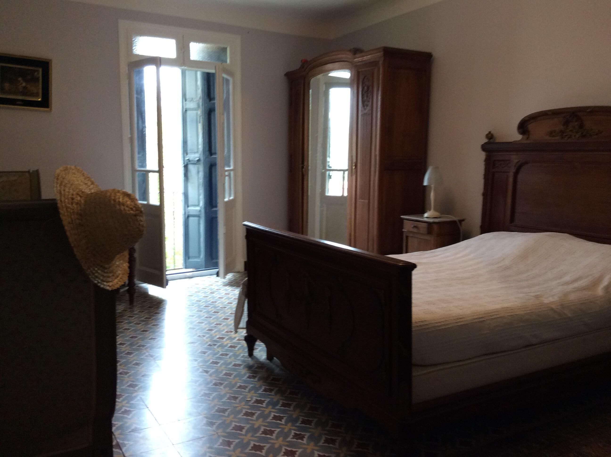 5 Schlafzimmer, Bügeleisen/Bügelbrett, kostenloses WLAN, Bettwäsche