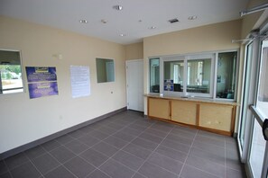 Inn-/utsjekkingsautomat