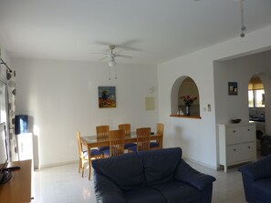 Smart TV, fireplace, DVD player, books