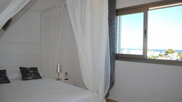 4 dormitorios, tabla de planchar con plancha, wifi y ropa de cama