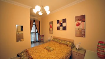 2 bedrooms, iron/ironing board, internet, bed sheets