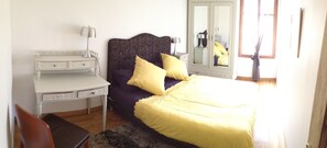 3 chambres, coffres-forts dans les chambres, bureau
