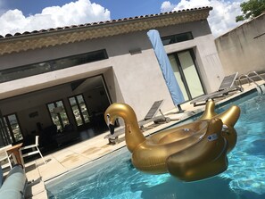 Piscine extérieure, piscine chauffée
