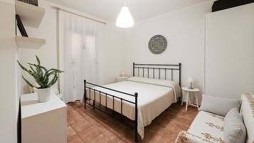 4 Schlafzimmer, Schreibtisch, Bügeleisen/Bügelbrett, kostenloses WLAN