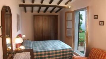 2 Schlafzimmer, Schreibtisch, Bügeleisen/Bügelbrett, kostenloses WLAN