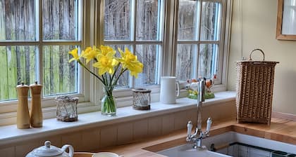 Friedliche, malerische und stilvolle Unterkunft in einer traditionellen umgebauten Scheune