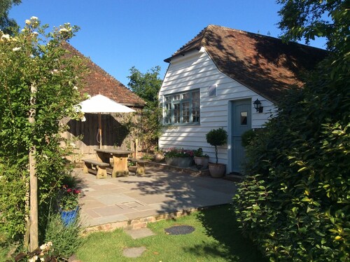 Peaceful, Picturesque, Stylish Property in Benenden Converted Barn