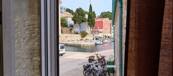 Charming One-Bedroom Apartment