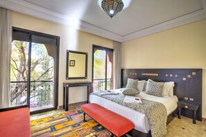 5 quartos, ferros/tábuas de passar roupa, Wi-Fi, roupa de cama