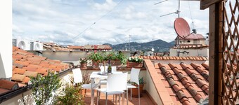 Loft with a panoramic terrace overlooking the rooftops of Florence