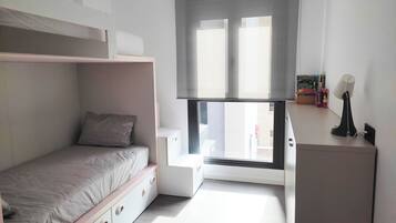 2 bedrooms, desk, iron/ironing board, travel crib