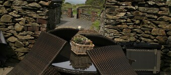 Yan at Coal Yeat  - Contemporary barn conversion 