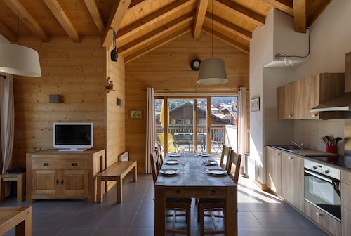 Duplex in Les Gets City center - 8 persons, 3 bedrooms - close to the slopes