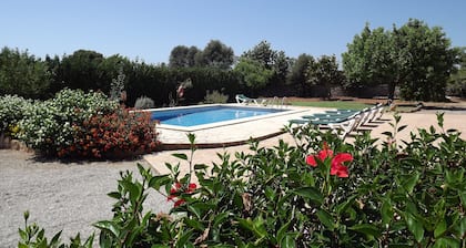 Villa mit privaten Pool und Garten in der Nähe des Strandes. Kostenlos WLAN