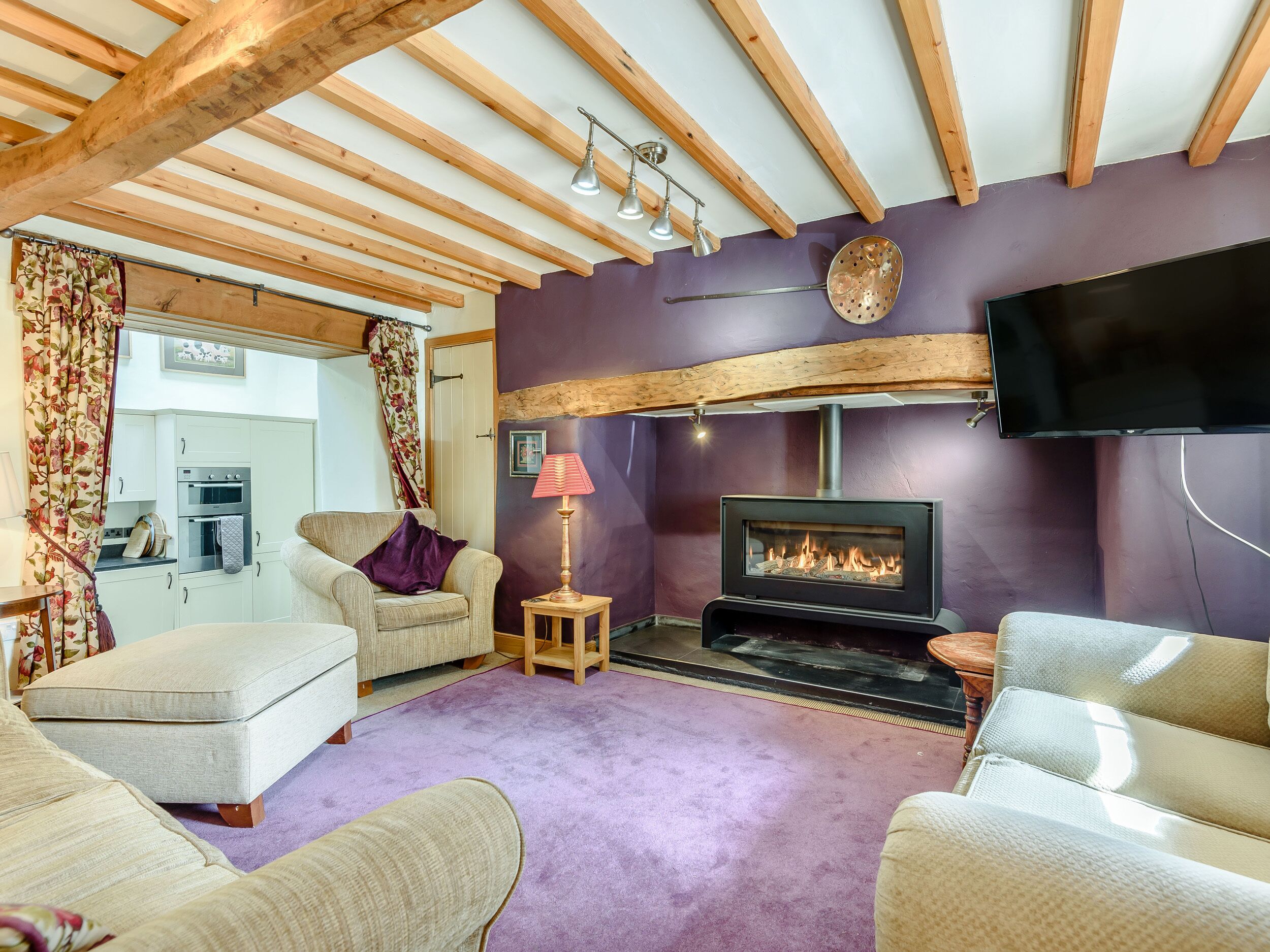 PEN Y BRYN COTTAGE, pet friendly, with open fire in Llandudno