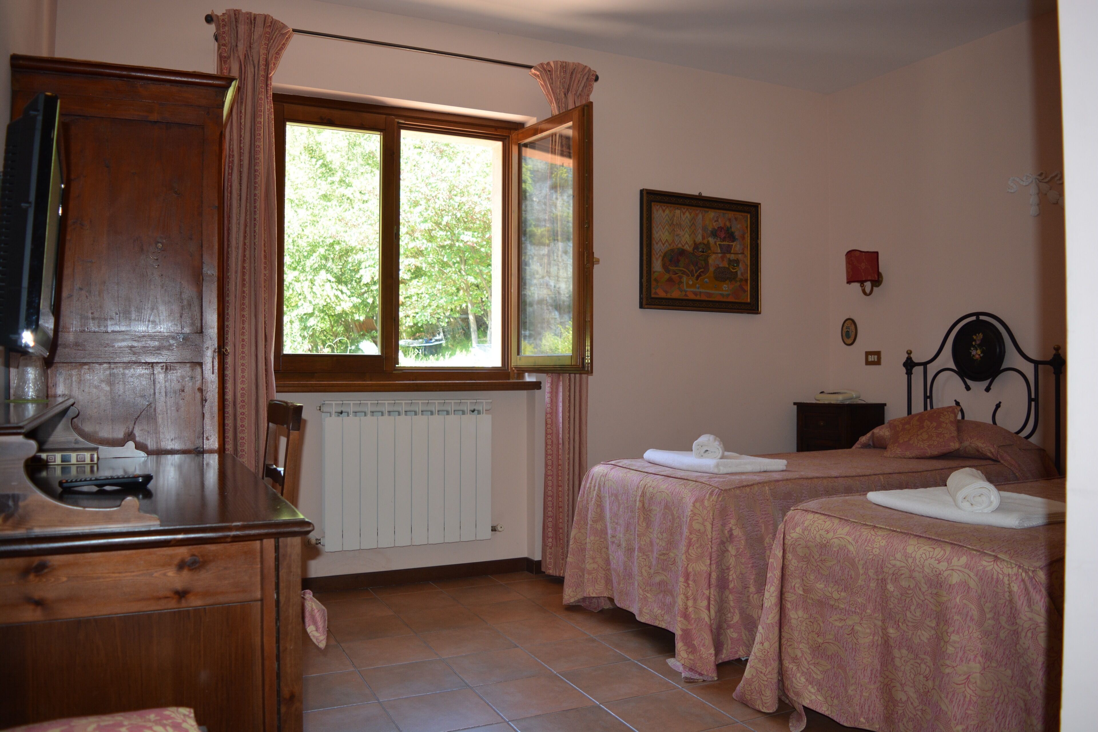 Villa Salimbeni 8 bedrooms, large swimming pool, panoramic view, for 16 people