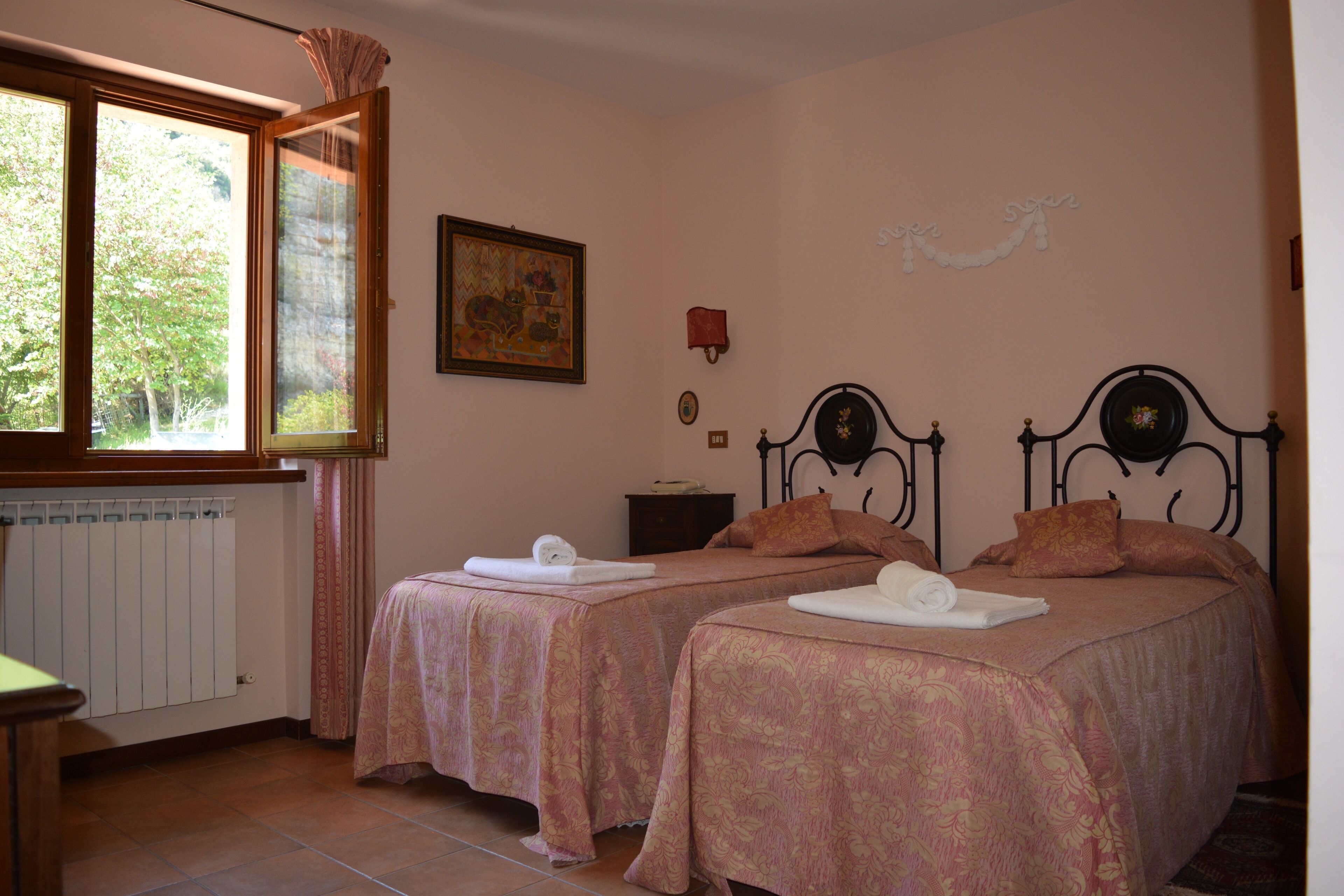 Villa Salimbeni 8 bedrooms, large swimming pool, panoramic view, for 16 people