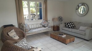 TV, DVD player, books, stereo