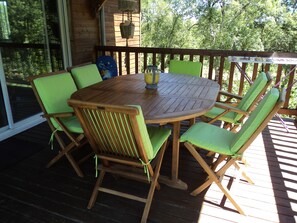 Outdoor dining - Timber frame house with garden (Vers)