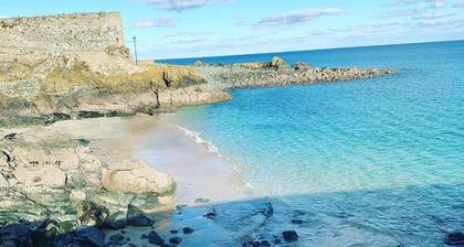 Welcoming house in the heart of West Cornwall, dog-friendly and near the beach