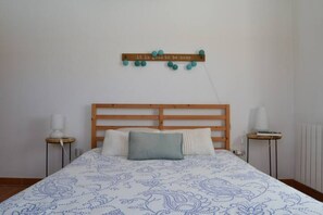 3 chambres, fer et planche à repasser, lit parapluie, Wi-Fi gratuit